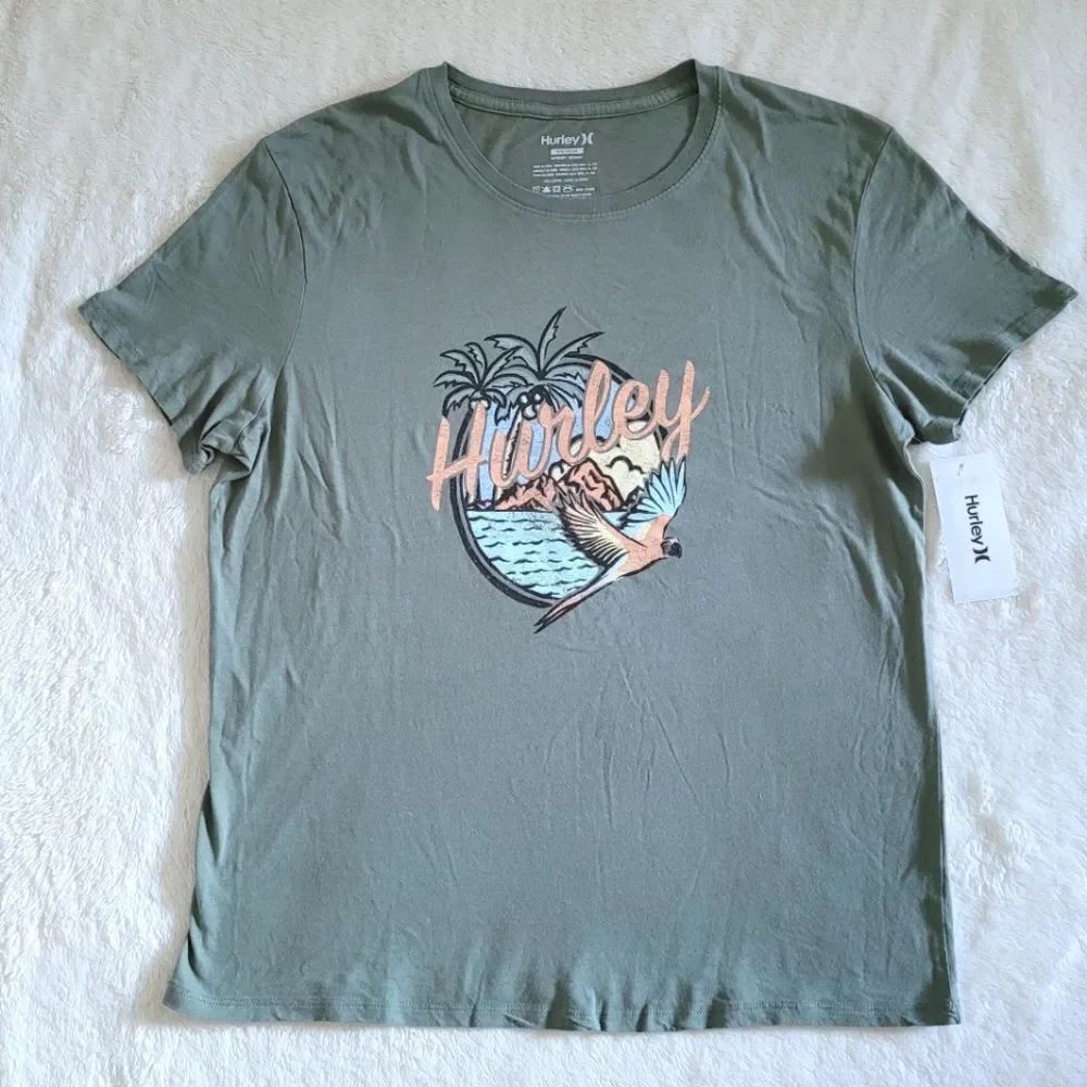Hurley🌊 Island Scene🏝 Graphic Tee👕 - NWT - Picture 7 of 11